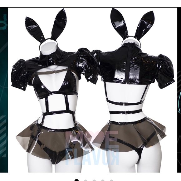 🖤PVC Cosplay Cyber Bunny Outfit🖤 - Picture 2 of 3